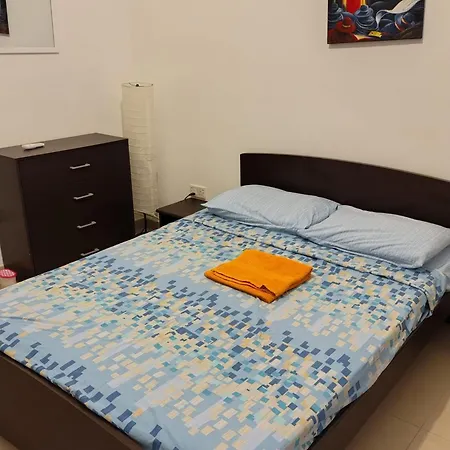 Elegant In Sliema, Malta Apartman