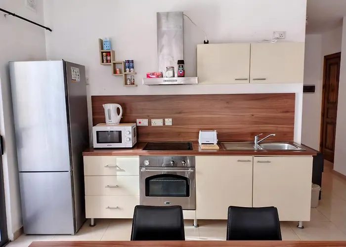 Elegant In Sliema, Malta Апартаменты