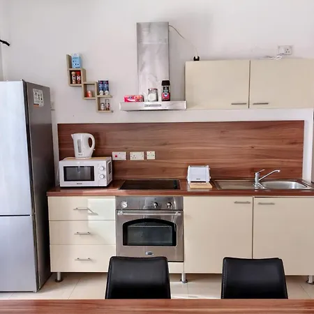 Elegant In Sliema, Malta Апартаменты